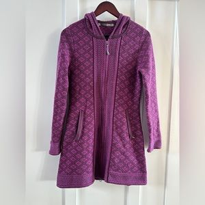Athleta Full Zip Long Sweater with hood Size Small berry purple Nordic Print